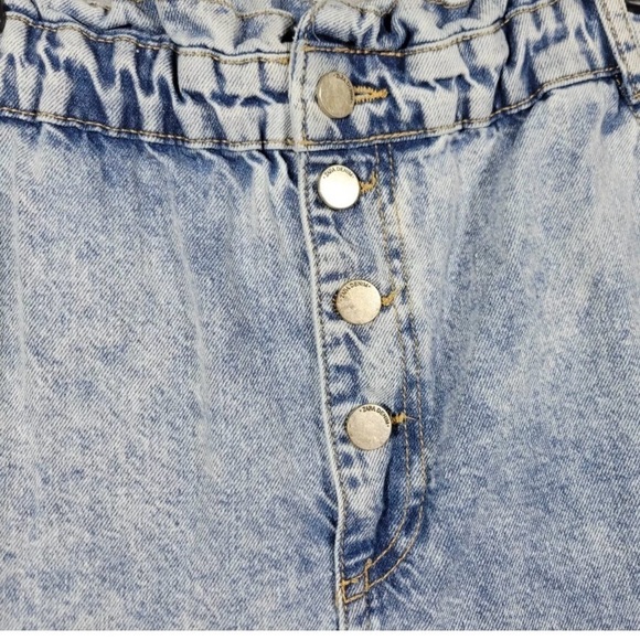 Zara Paper Bag High Rise Button Fly Jean Pants, Blue Light Wash, Size 6 - Picture 3 of 9